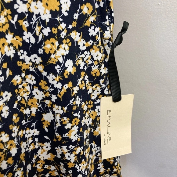 2-21 Emaline Top Blouse Blue floral 1x NWT - Picture 3 of 3